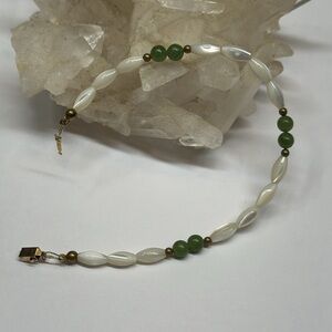Signed LE 14k GF Mother of Pearl Tube Natural Emerald Round Beaded Bracelet 6.5”